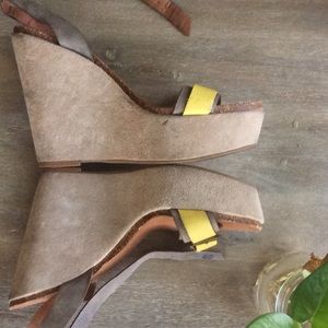 LUCKY BRAND WEDGE SANDAL